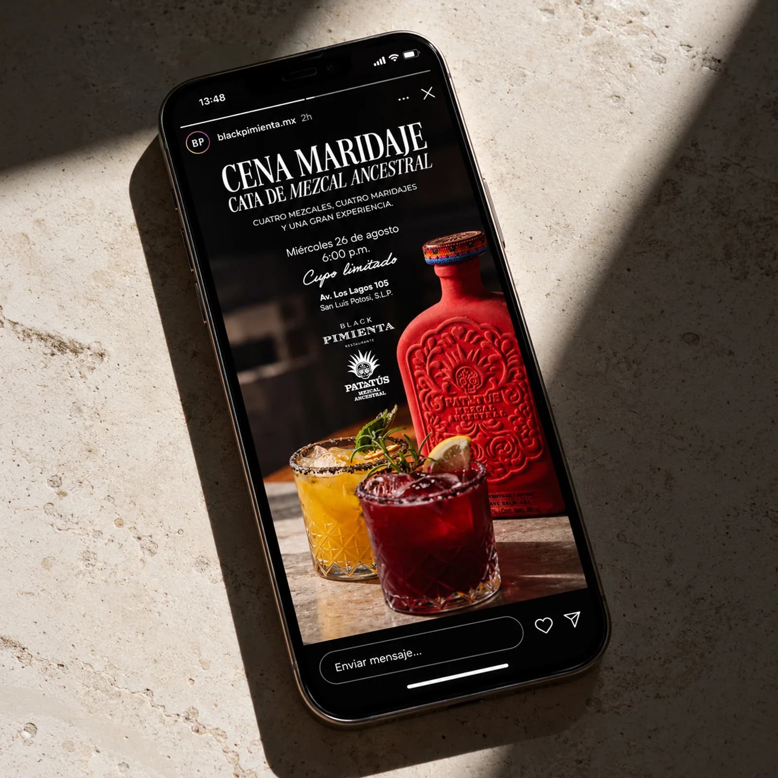 Black Pimienta: invitación a la cena maridaje y cata de mezcal en un celular